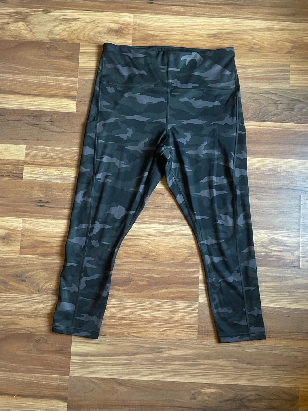 Athleta Ultimate 7/8 Tight Gray Camo Leggings Size 1X